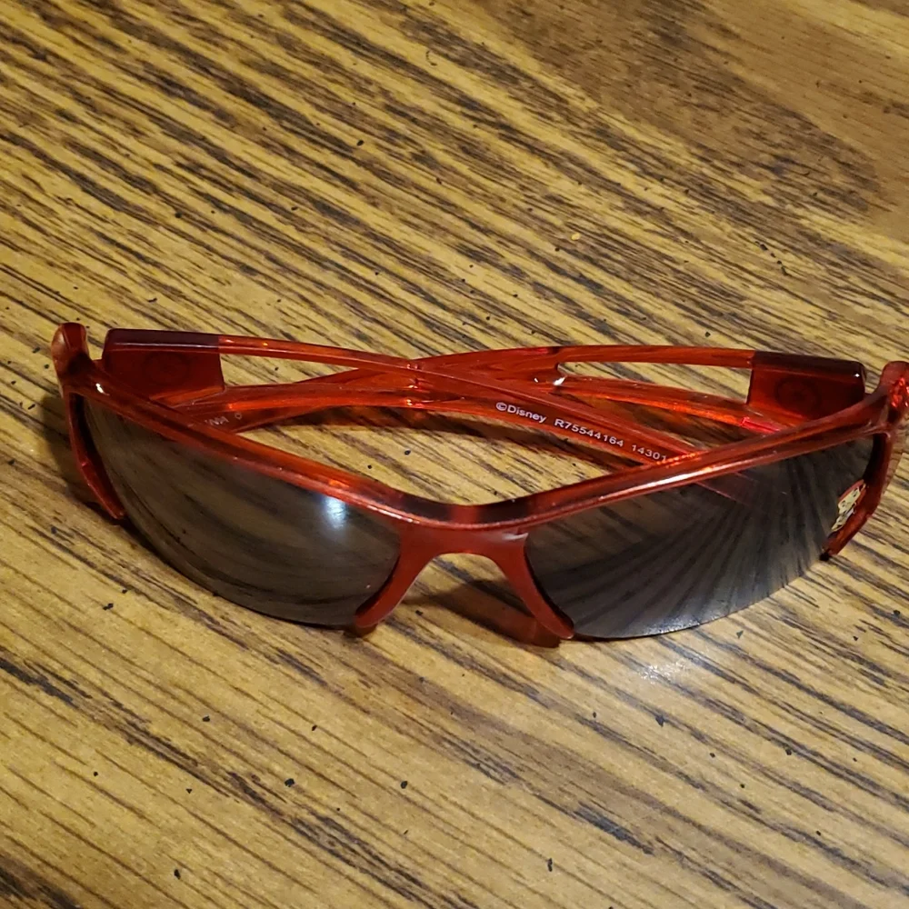 DISNEY SUNGLASSES-Jake and the Never Land Pirates-EUC-Size Youth